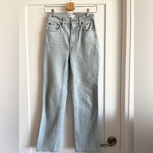 Abercrombie & Fitch Ultra High Rise Ankle Straight Jean